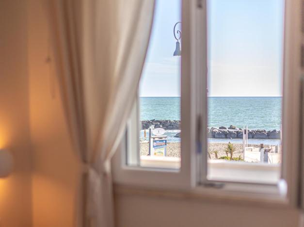 Apartamento Casa Mira Luxury Sea House Fco Airport Fiumicino Exterior foto